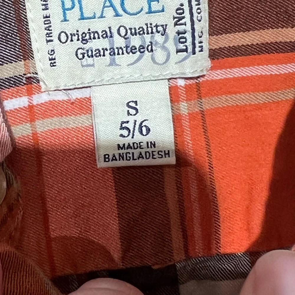 The children’s Place button down plaid, orange shirt, boys, size small 5/6 EUC